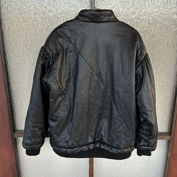 Sea New York
Black Faux Leather Puff Jacket size small fits oversized up to Med - Picture 12 of 13